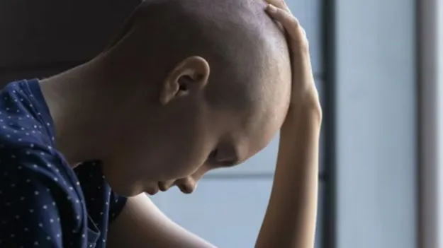Cancer & Hair Loss: క్యాన్సర్ చికిత్స సమయంలో జుట్టు ఎందుకు రాలిపోతుంది.. 