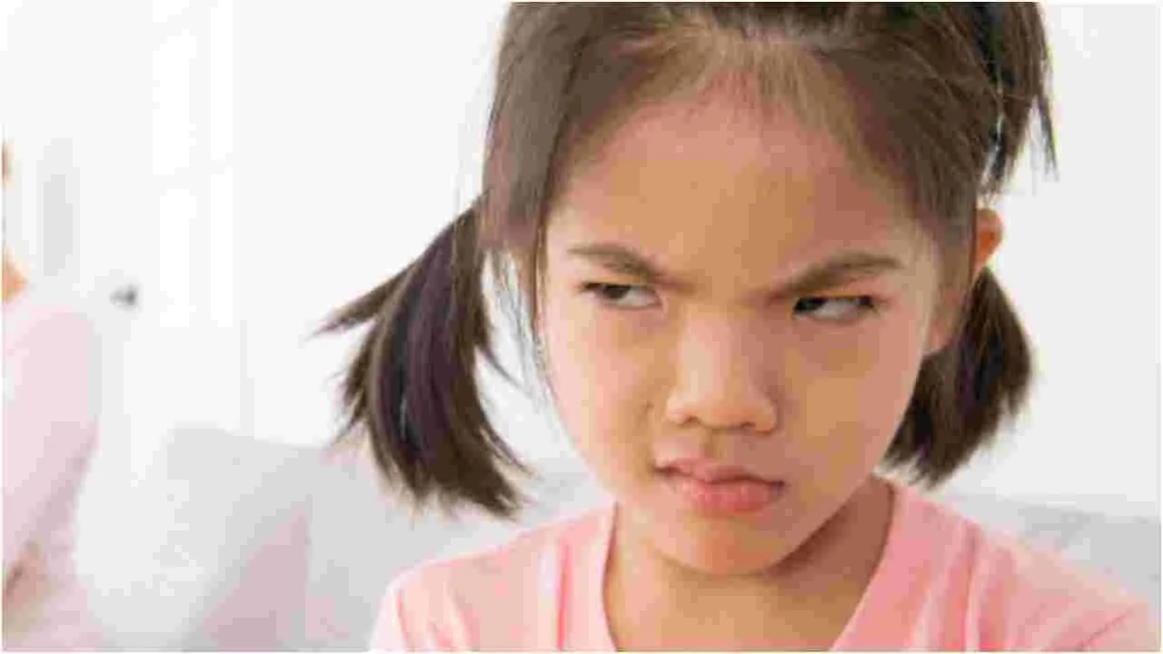 Parenting Tips: తల్లిదండ్రుల ఈ అలవాట్ల వల్ల పిల్లలు వారిని ద్వేషిస్తారు..