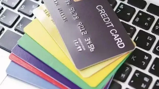 Credit Card: క్రెడిట్ కార్డు మినిమమ్ అమౌంట్ కడుతున్నారా.. నష్టాలు తెలుసుకోండి..