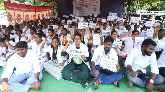 ప్రభుత్వం చర్చలకు పిలవాలి