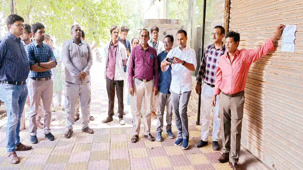 కేఎంసీ క్యాంటీన మూసివేత