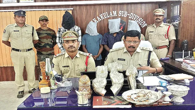 వేర్వేరు దొంగతనాల్లో నలుగురి అరెస్టు