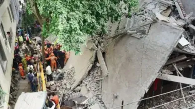 Delhi: ఢిల్లీలో ఘోర ప్రమాదం.. నలుగురు మృతి | Building collapsed in Delhi SJ