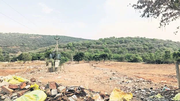 భూముల అప్పగింతకు ఎందుకంత అత్యుత్సాహం!