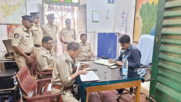 మద్యం అక్రమ రవాణాకు అడ్డుకట్ట వేయాలి