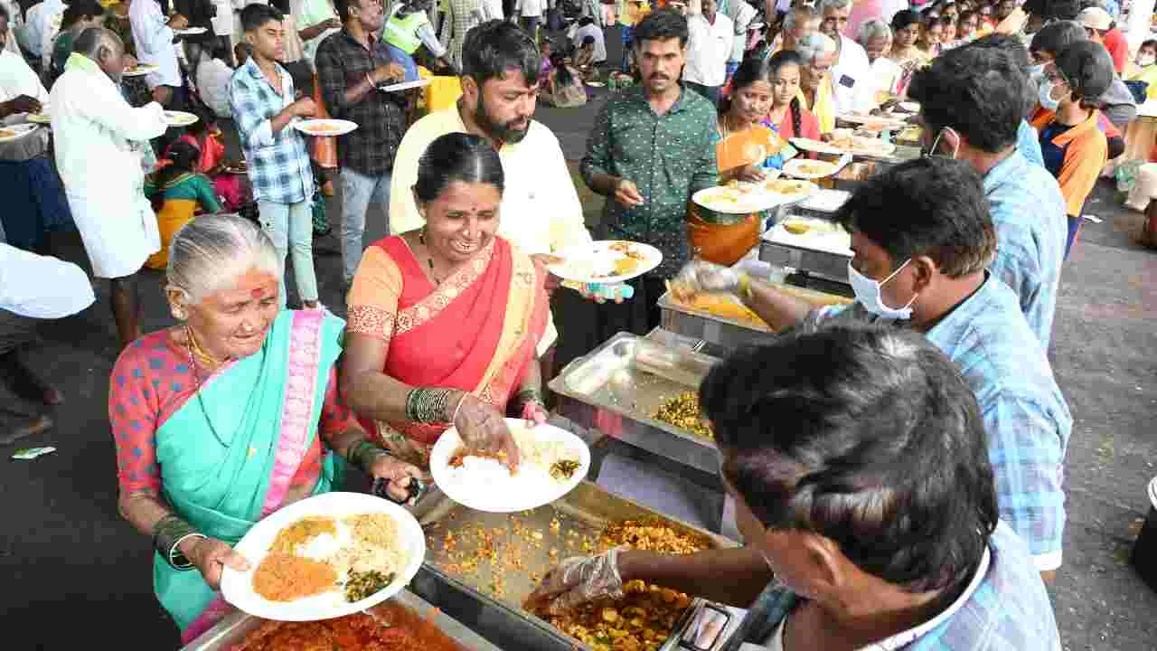చంద్రబాబు గృహప్రవేశం.. కుప్పంలో జన సందడి..