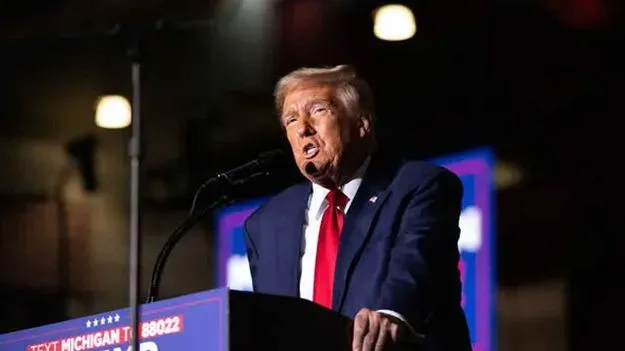 Trump offer: డబ్బులిస్తాం.. విమానం టికెట్‌ ఇస్తాం.. వెళ్లిపోండి! 