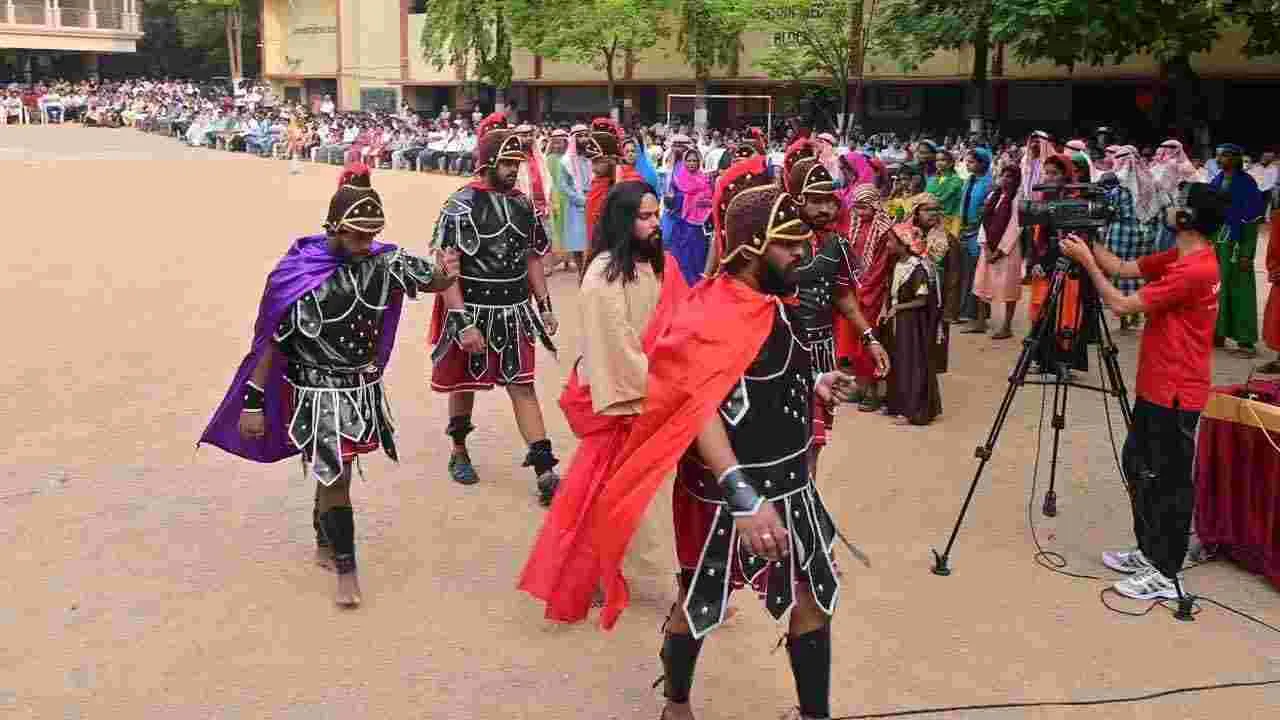 Good Friday: భక్తి శ్రద్ధలతో గుడ్ఫ్రైడే వేడుకలు.. చర్చిల్లో ప్రత్యేక ప్రార్థనలు