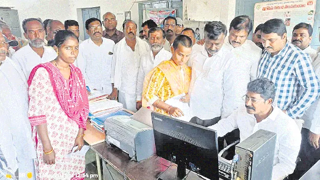 కొత్త రైస్‌ కార్డులకు దరఖాస్తులు 