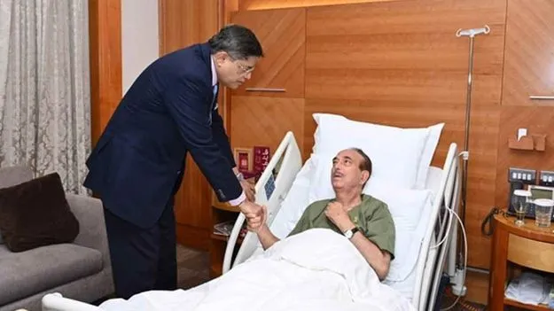 Ghulam Nabi Azad: గులాం నబీ ఆజాద్‌కు అస్వస్థత.. ఆసుపత్రికి తరలింపు