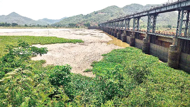 బ్యారేజీ ఖాళీ..!