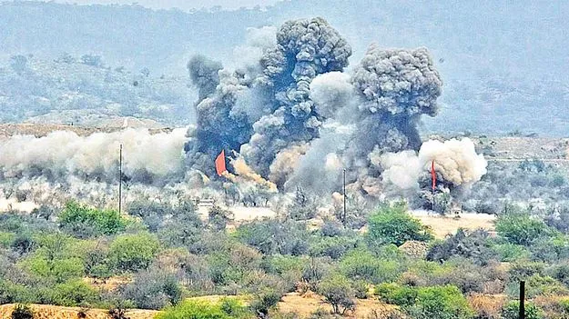 Pakistan Internal Issues: పాక్‌లో గుబులు