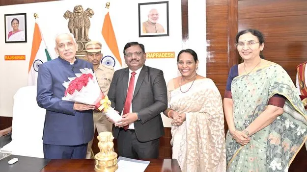 వీసీగా బాధ్యతలు చేపట్టిన చంద్రశేఖర్‌ 