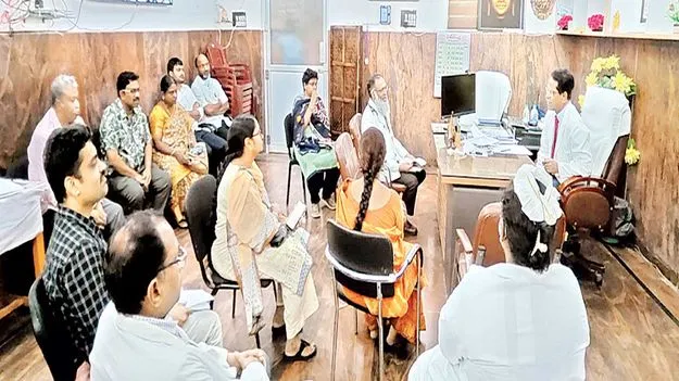 వైద్యులు, సిబ్బంది అప్రమత్తంగా ఉండాలి 