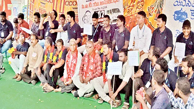 సమస్యలు పరిష్కరించాలి