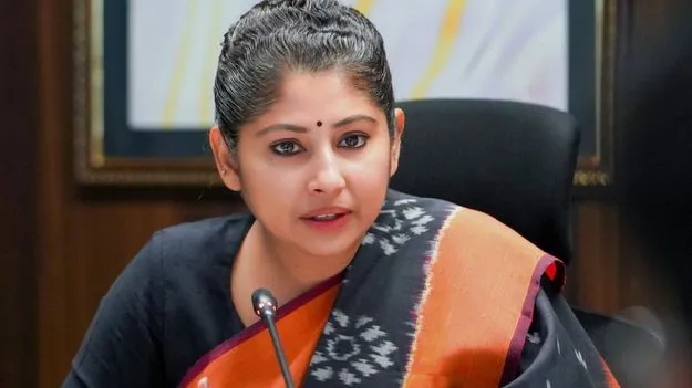 IAS Smita Sabharwal: వారిపై కూడా చర్యలు తీసుకుంటారా..