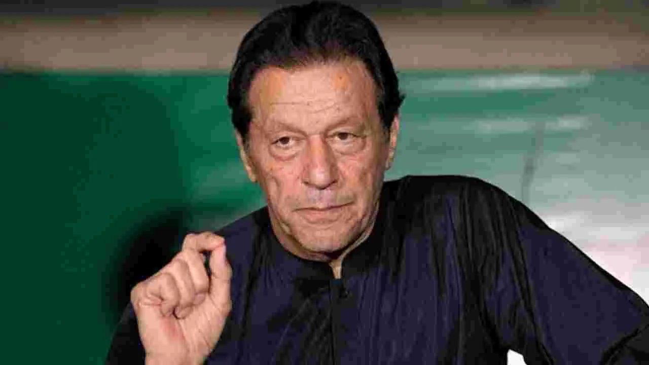 Imran Khan: భారత్ దుస్సాహసం చేస్తే తిప్పికొడతాం.. ఇమ్రాన్ హెచ్చరిక