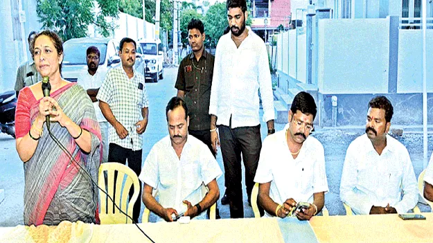 సీఎం పర్యటనను విజయవంతం చేయాలి