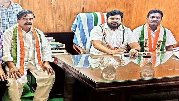 షర్మిల గృహ నిర్బంధం సరికాదు