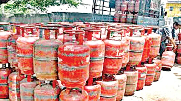 Gas subsidy: మూడు విడతలు.. ఒకేసారి