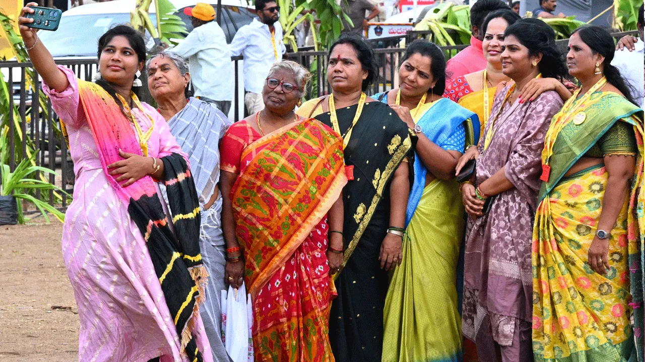 TDP Mahanadu 2025: కన్నుల పండువగా కడపలో టీడీపీ మహానాడు రెండోరోజు