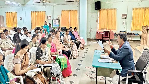    బాలల కోసం ప్రత్యేక చట్టాలు