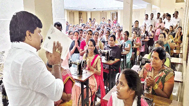 మహిళల ఆర్థిక స్వావలంబనే లక్ష్యం: ఎంజీఆర్‌