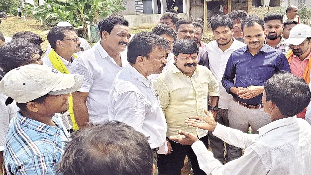 నిర్వాసితులను ఆదుకుంటాం