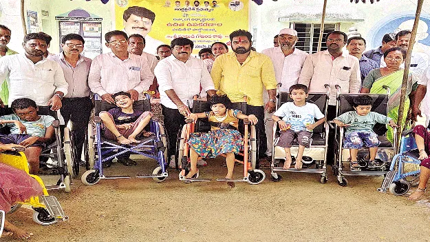 గ్రామాల్లో అభివృద్ధి పనులు: ఎమ్మెల్యే ఎంజీఆర్‌