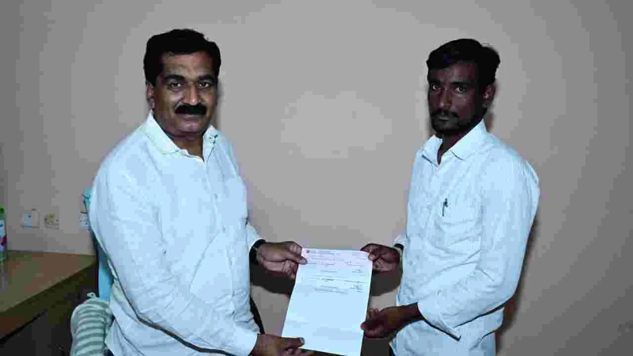 మహబూబ్ నగర్లో ఆంధ్రజ్యోతి లక్కీ డ్రా విజేతలకు బహుమతులు