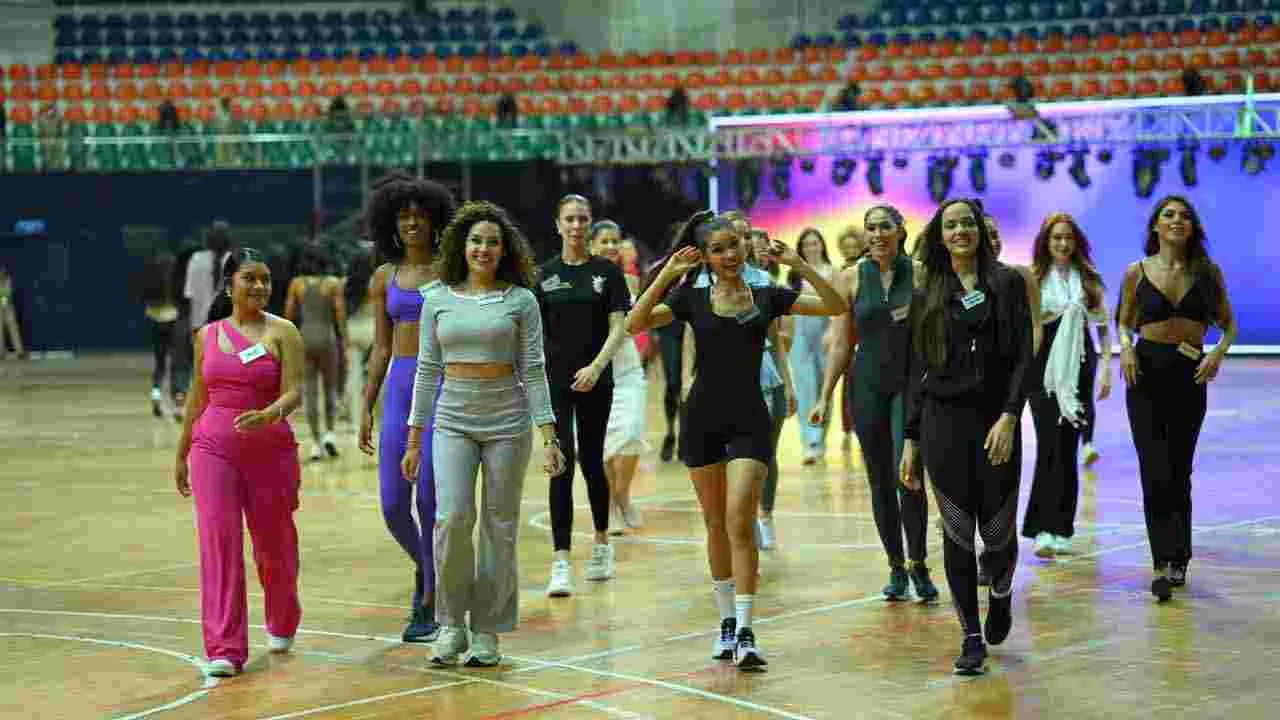  గ్రాండ్‍గా మిస్ వరల్డ్ పోటీలు.. ర్యాంప్‌ వాక్‌తో మెరిసిన అందాల భామలు..