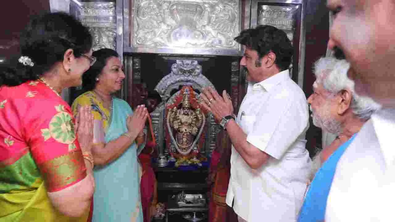 Balakrishna:హిందూపురంలో ఇళ్ల పట్టాల పంపిణీ.. పాల్గొన్న నందమూరి బాలకృష్ణ