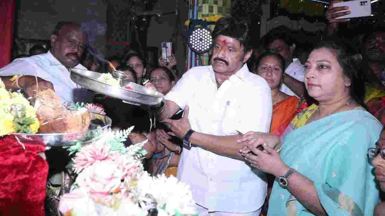 Balakrishna:హిందూపురంలో ఇళ్ల పట్టాల పంపిణీ.. పాల్గొన్న నందమూరి బాలకృష్ణ