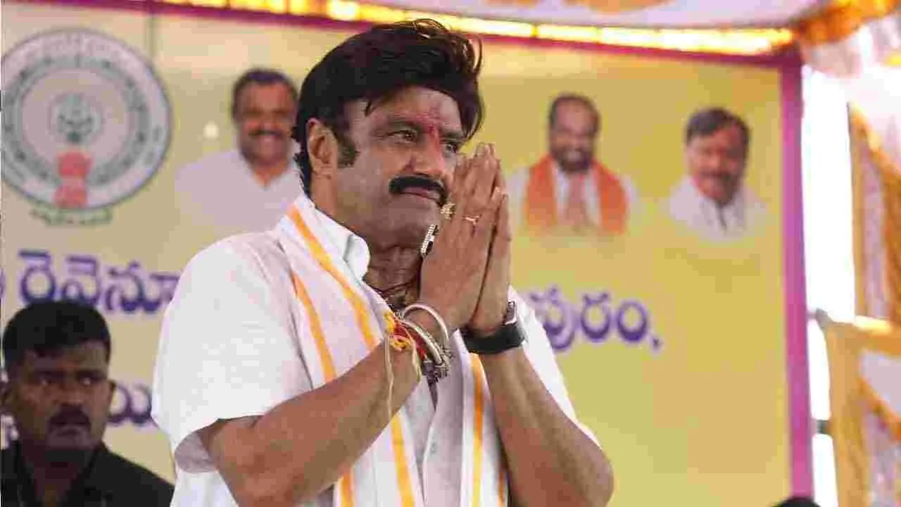 Balakrishna:హిందూపురంలో ఇళ్ల పట్టాల పంపిణీ.. పాల్గొన్న నందమూరి బాలకృష్ణ