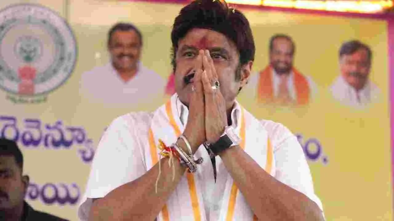 Balakrishna:హిందూపురంలో ఇళ్ల పట్టాల పంపిణీ.. పాల్గొన్న నందమూరి బాలకృష్ణ