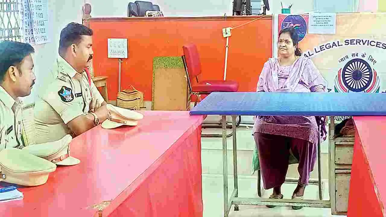  చట్టాలపై అవగాహన కల్పించాలి