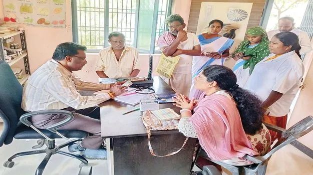 విధుల్లో నిర్లక్ష్యం వహిస్తే చర్యలు: డీఎంహెచ్‌వో