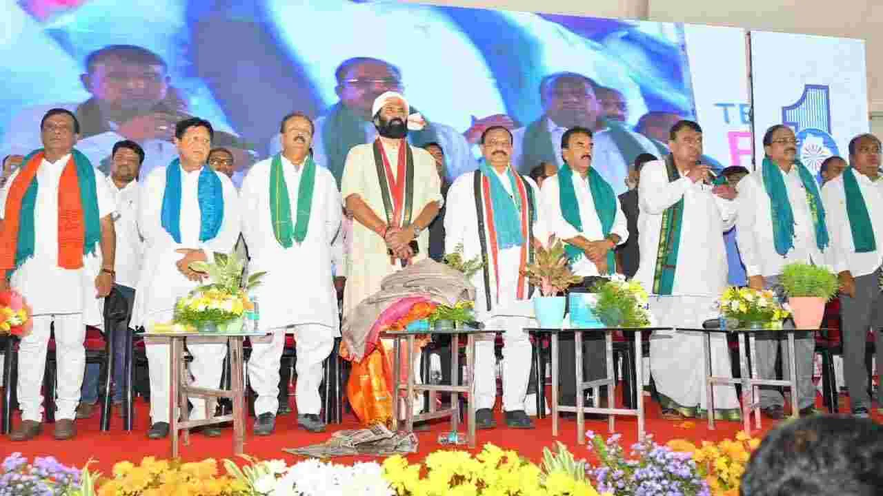 నిజామాబాద్లో రైతు మహోత్సవం సభ.. పాల్గొన్న మంత్రులు