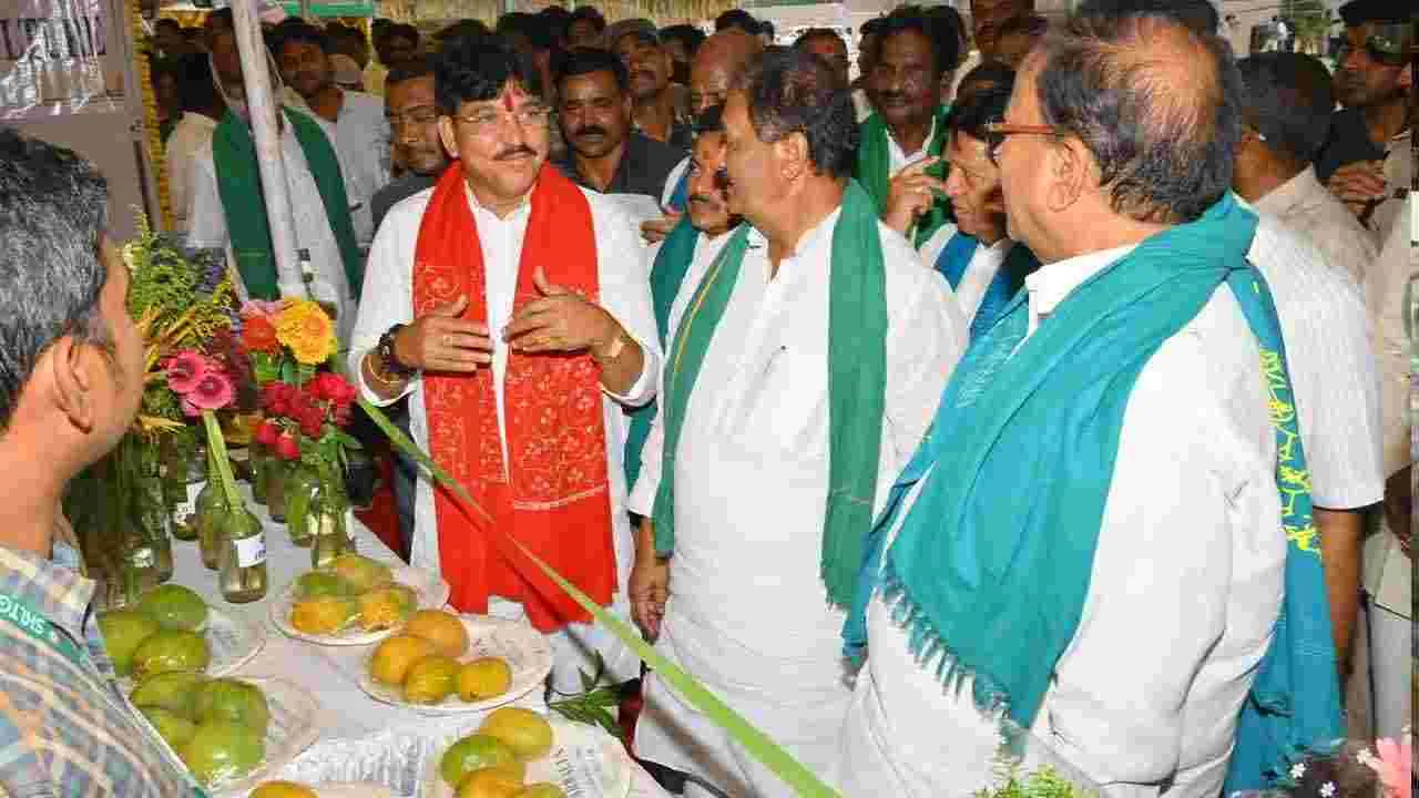 నిజామాబాద్లో రైతు మహోత్సవం సభ.. పాల్గొన్న మంత్రులు