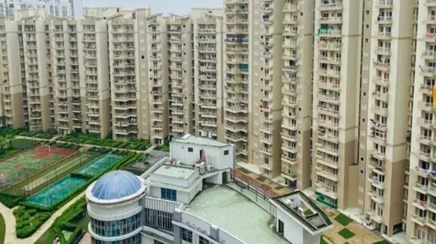 Greater Noida: నగరంలో ఆందోళన.. 400 మంది అస్వస్థత..