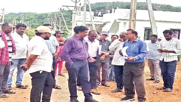 గృహ నిర్మాణాలు వేగవంతం చేయాలి