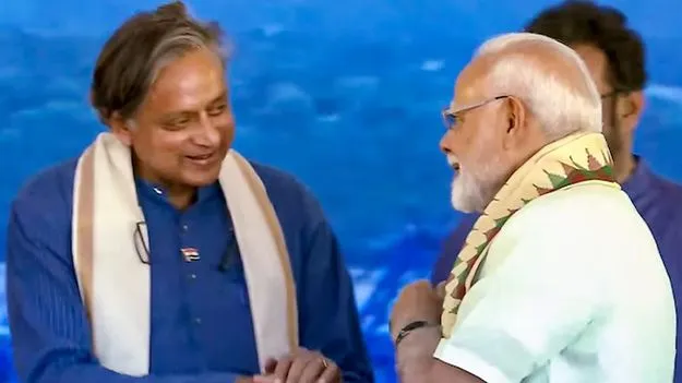 PM Modi: ఇక్కడ శశి థరూర్..ఇది కొంత మందికి నిద్ర కూడా పట్టదన్న ప్రధాని మోదీ
