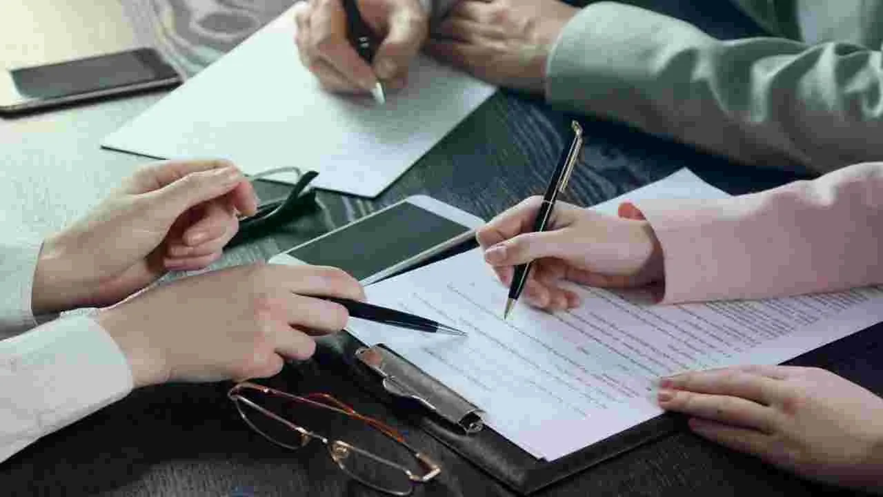 Personal Loan: పర్సనల్ లోన్ తీసుకుని ఆర్నేళ్లు కట్టకపోతే జైలుకు పంపిస్తారా..రూల్స్ ఏం చెబుతున్నాయ్