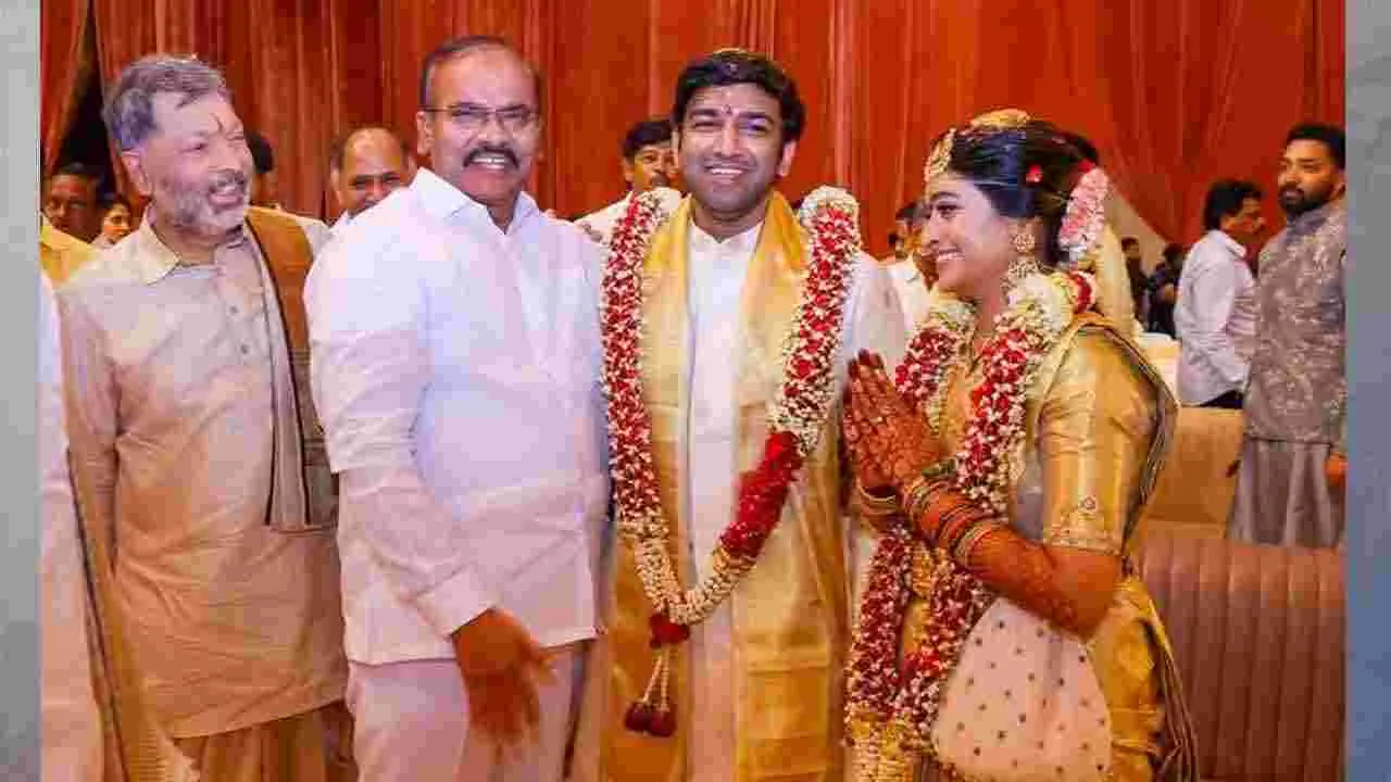ఘనంగా దేవినేని ఉమామహేశ్వరరావు కుమారుడి వివాహ వేడుక.. పాల్గొన్న ప్రముఖులు