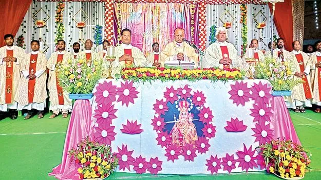 ఘనంగా వేళాంగిణి పండుగ