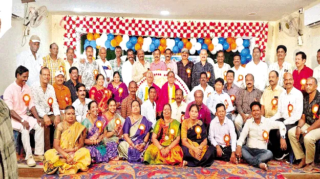 పూర్వ విద్యార్థుల ఆత్మీయ కలయిక