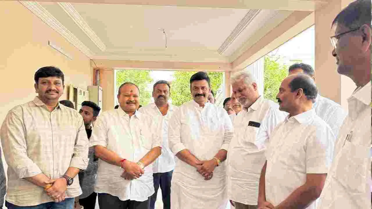 Raghurama: గుంటూరులో రతన్ టాటా విగ్రహాన్ని ఆవిష్కరించిన రఘురామ