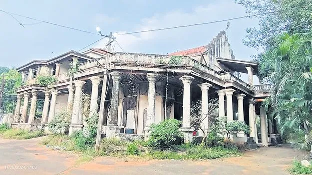 ఆర్‌ఈసీఎస్‌ సొమ్ములు స్వాహా