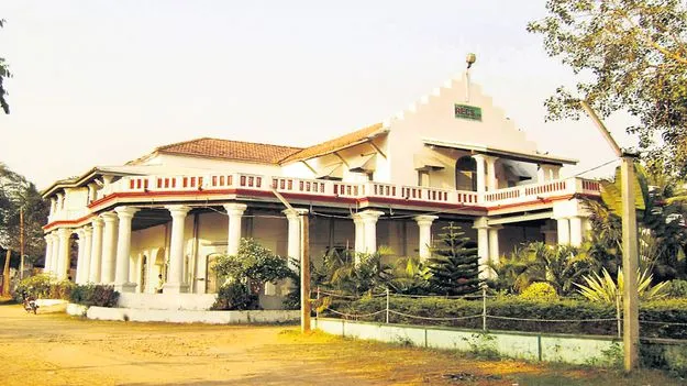 ఆర్‌ఈసీఎస్‌ ఉద్యోగుల జీతాల పెంపునకు రూ.3 కోట్ల డీల్‌!?