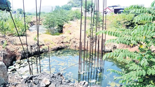 రైల్వేస్టేషన్‌  పునర్నిర్మాణంపై నీలినీడలు